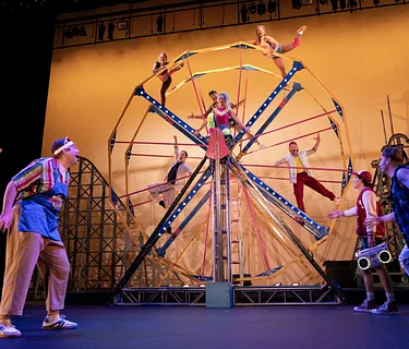 Cirque Mechanics’ Tilt!