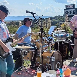 Live Music - Haymakers