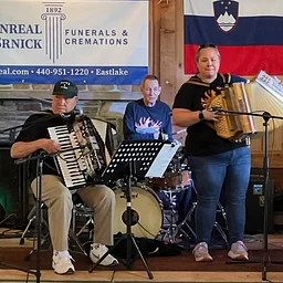 Live Music: Patty C & The Guys