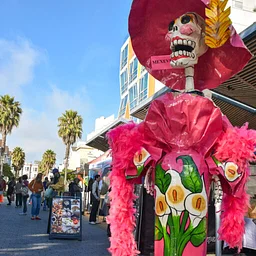 Día de los Muertos and Halloween at Mission Community Market