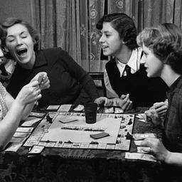 Chaotic Girls & Gays Game Night