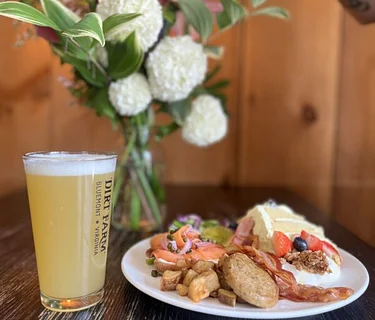 Mother’s Day Brunch Buffet & Bouquets