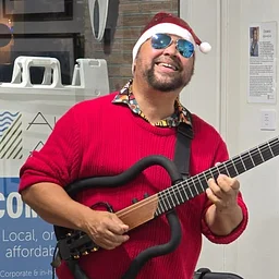 Intimate Concert Series: Michael Powers & guest artist ‘The Wanz’!