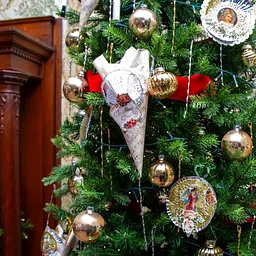 A Victorian Christmas Experience and Tour