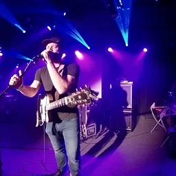 LIVE MUSIC: Matt Waller