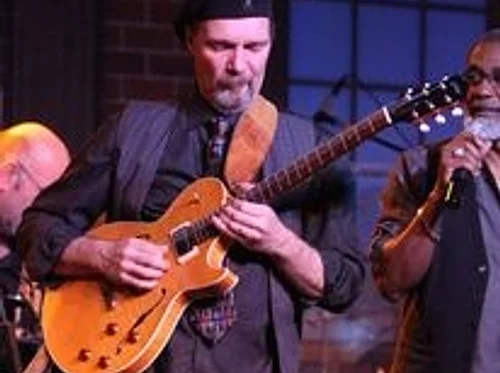 Live Music: Bruce Middle Duo