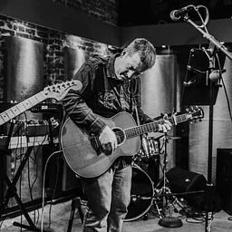 Live Music: Chris Collat