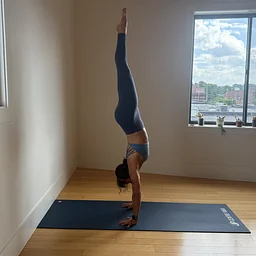 Lift Off: Handstand Workshop with Lindsy Somers