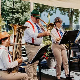 Live Music by Wunder Kapelle