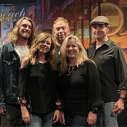 Live Music: Full Circle