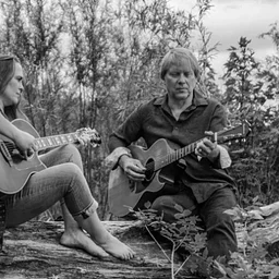 Live Music - Skipping Stones