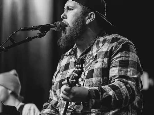 Live Music: JD Roberts