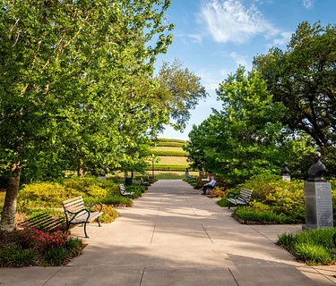 Volunteer with LifeGift: A Garden for the Gift of Life