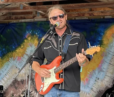 LIVE MUSIC: "Robb Justice" @ Evansville Art Center