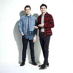 Live Music: Como Brothers