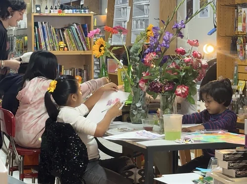 Saturday AM Kids Art Club! / Clases de Arte para Niñxs! 10:30AM