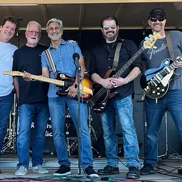 Live Music: Roadhouse Relics