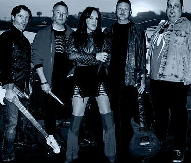 Live Music ft. Chasing Phoenix