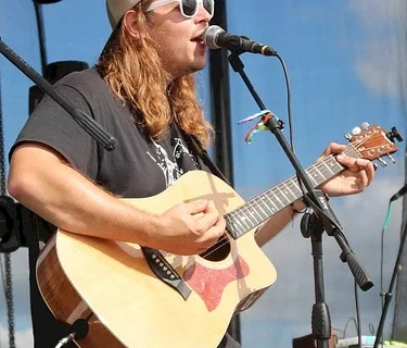 Live Music: Chris Bertrand