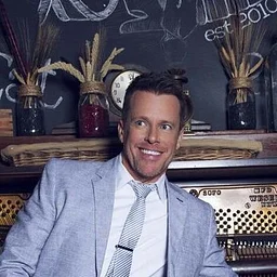 Chris Franjola: Cover to Cover Podcast. Chelsea Lately