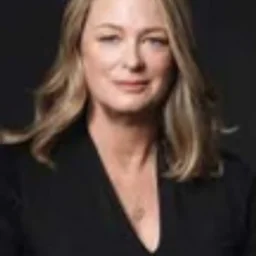 Bob Talk: About Kristin Hannah