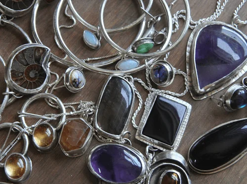 Intermediate Metalsmithing – Monday 6-week Artist Series