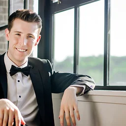 Solo Piano Spotlight: Greg Hartmann