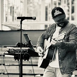 Live Music: Dalton Huxley