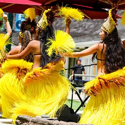 Live Local Music & Hula Show w/Fire Knife Dancer