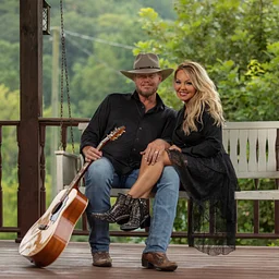 The Virginia Opry Presents: Ushering in Christmas with Bobby & Teddi Cyrus