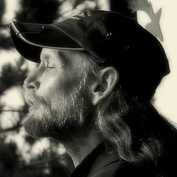 Tuck Pence – SINGER/SONGWRITER