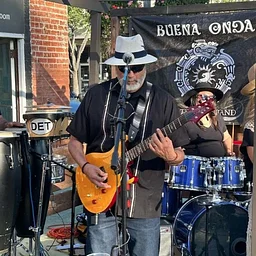 Live Music: Buena Onda, 6-9 pm / Food Truck: DisFruta