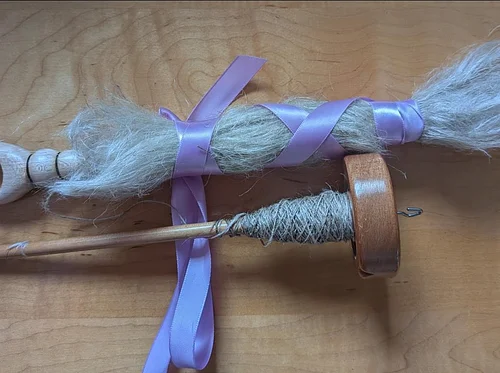 Rustbelt Drop Spindle: Spinning Our Region’s Fibers w/ Laura SanBoeuf Paris
