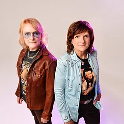 Indigo Girls with Linda Perry