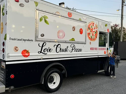 Love Crust Pizza