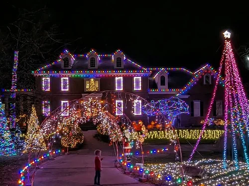 Holiday House Decorating Contest