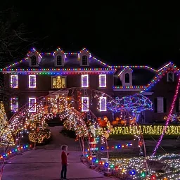 Holiday House Decorating Contest