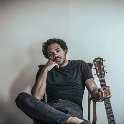 Live Music featuring Wayne Snow at Flying Ace Farm