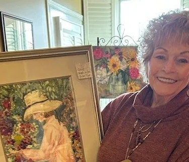 CREATIVE CHOICES: PAINTING OR DECOUPAGING