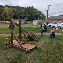 Friday Family Fun Night – Smashing Pumpkins