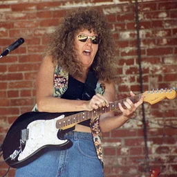 Live Music: Teresa Russell, 6-9 pm / Food Truck: SB Food Connection