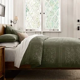 Pottery Barn: Design a Guest-Ready Bedroom