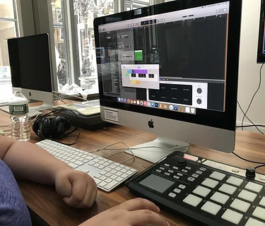 Sampling in Symmetry: Digital Music Production