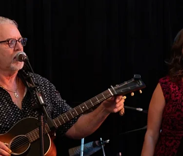 Live Music in Saratoga Springs – Mark & Jill at Artisanal Brew Works