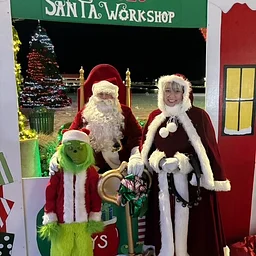 Santa on Cherry Street