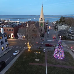 Holiday Stroll and Tree Lighting (Plymouth)