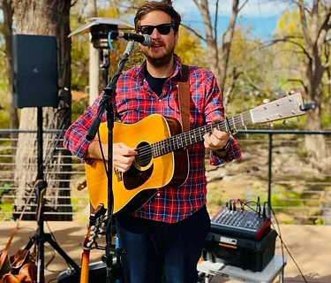 Sunday Funday: Nate Guthrie Live Music