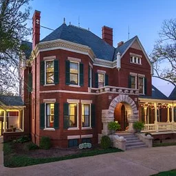 A Place at the Table: A New Century for Knoxville Women