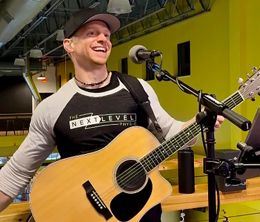 Live Music: Rob Evans Music