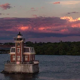 Weekend Lighthouse Tours - Hudson Departures